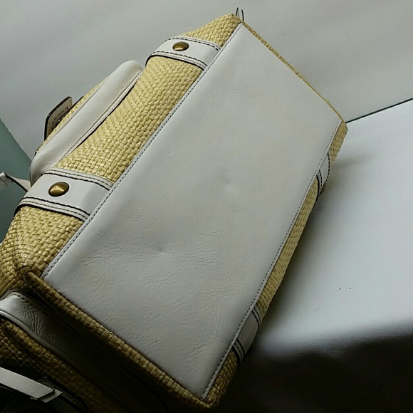 PRICE FIRM COACH LEATHER / STRAW  TOTE & WRISTLET - Picture 6 of 8